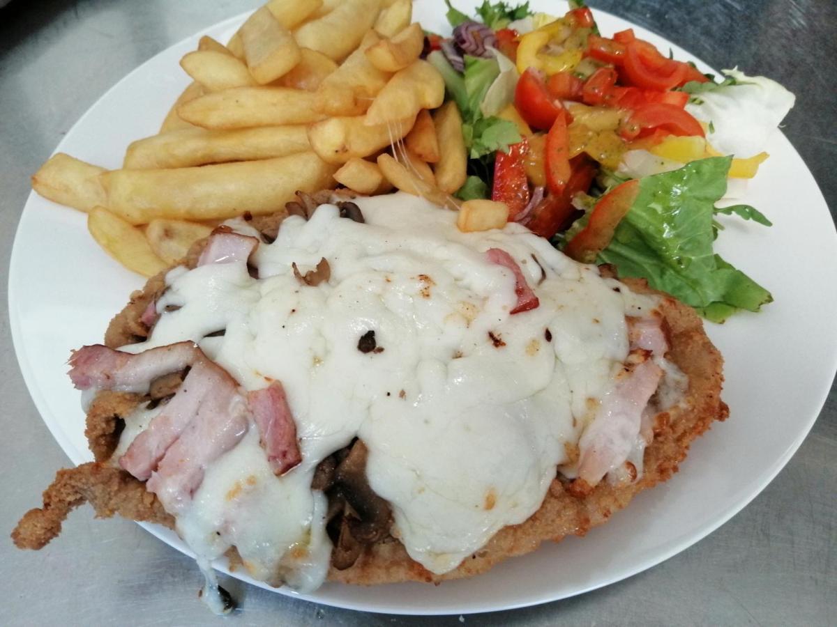Restauracja Teo Hotel Cieszkow Luaran gambar